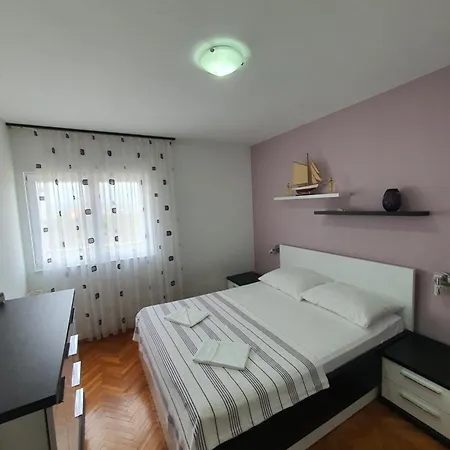 Apartment Vedrana Jurjako Murter