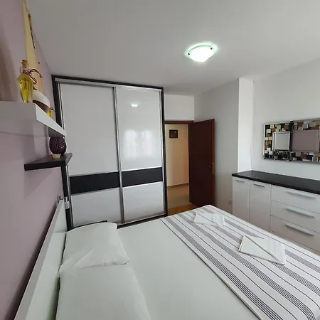 Apartment Vedrana Jurjako Murter