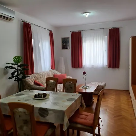 Apartment Vedrana Jurjako Murter